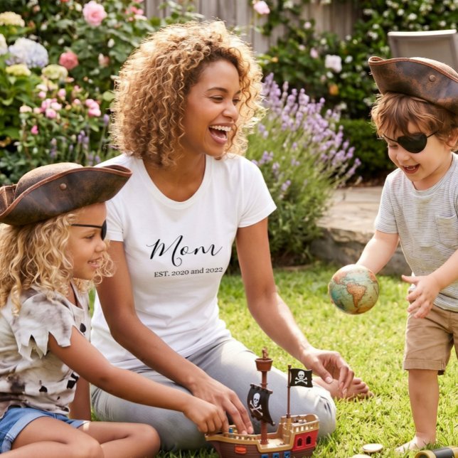 Black Script Established Mum T-Shirt (Creator Uploaded)