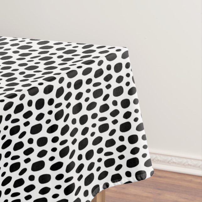 Black spotty background tablecloth (In Situ)