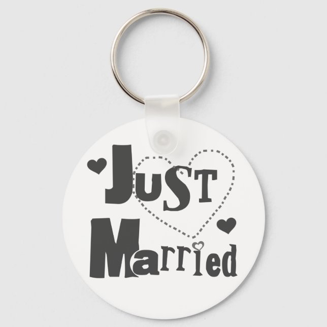 Black Text with Heart Just Married Key Ring (Front)