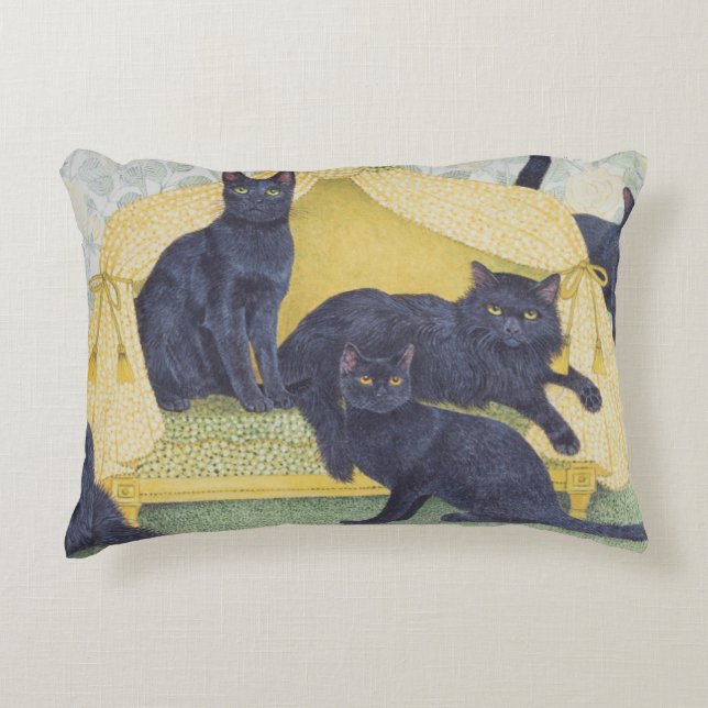 Black velvet decorative cushion (Front)