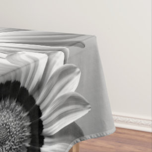 Black & white beautiful flowers tablecloth