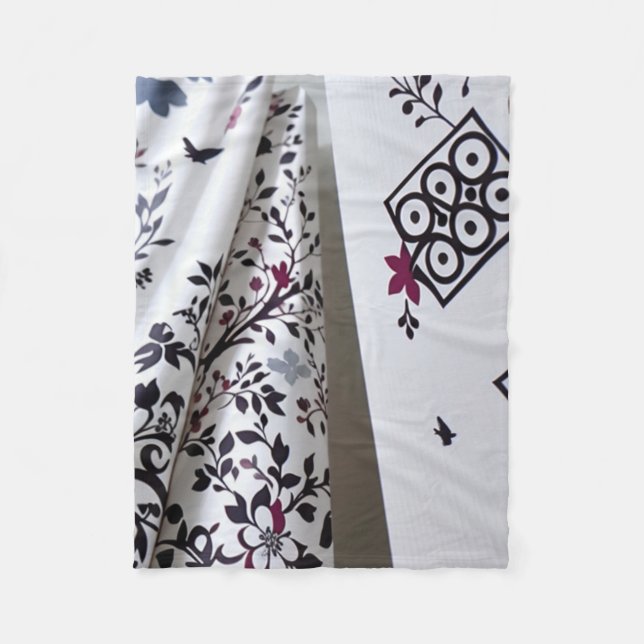 Black white floral blanket (Front)