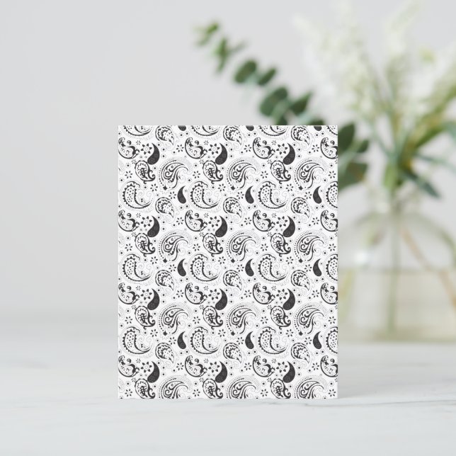 Black & White Paisley Pattern –Elegant Textile Art (Standing Front)