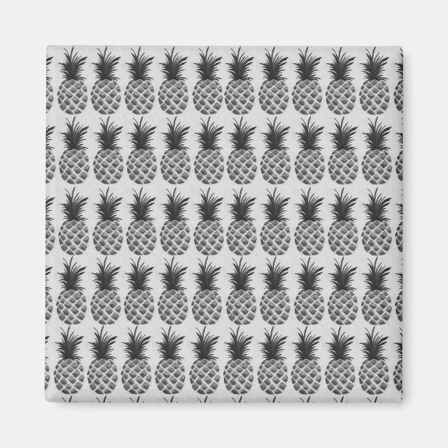 Black&white pineapple magnet (Front)