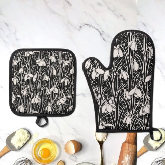 Black & White Snowdrop Pattern Oven Mitt & Pot Holder Set