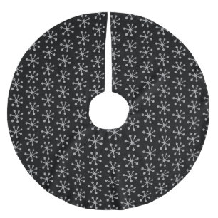 Black with Pretty Silver Winter Snowflakes Brushed Polyester Tree Skirt