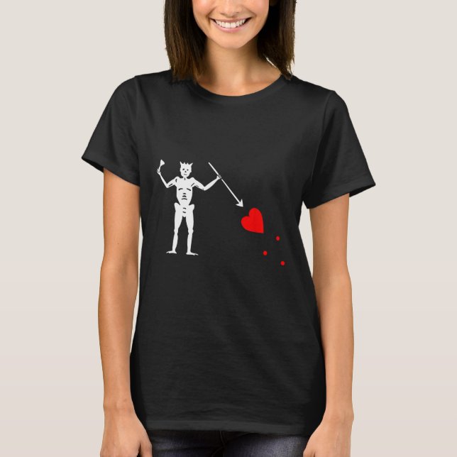 Blackbeard Pirate Flag Jolly Roger Skeleton Hallow T-Shirt (Front)