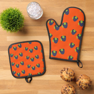 Blackberry fruit on orange oven mitt & pot holder set