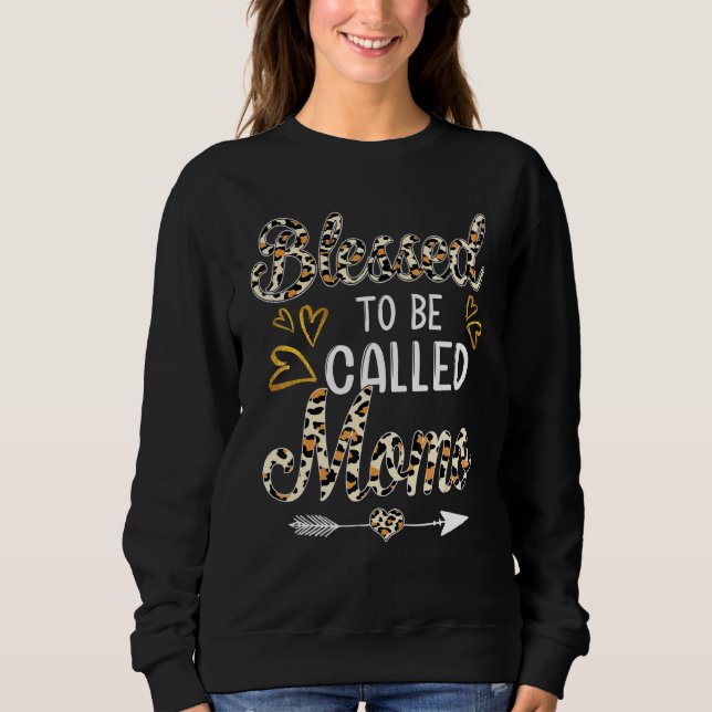 Blessed To Be Called Momo Cute Leopard Hearts Sweatshirt (Front)