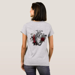 Blood red roses with vintage heart    T-Shirt