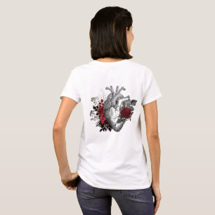 Blood red roses with vintage heart    T-Shirt