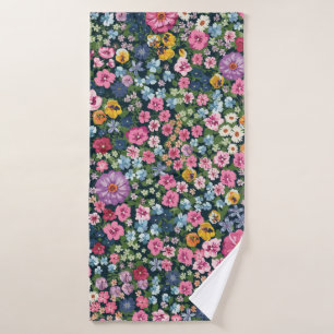 Blooming midsummer meadow seamless pattern. Plant Bath Towel