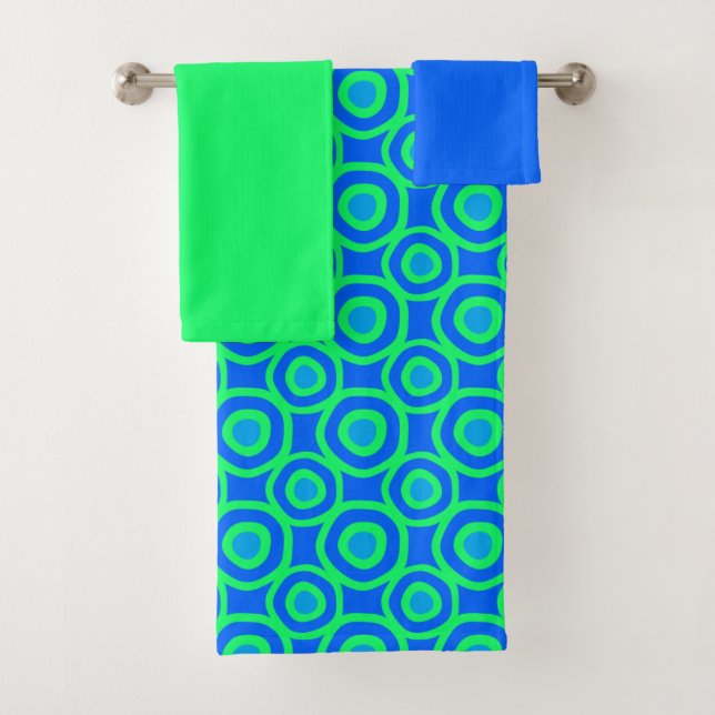 Blue and Green Circles Bath Towel Set (Insitu)