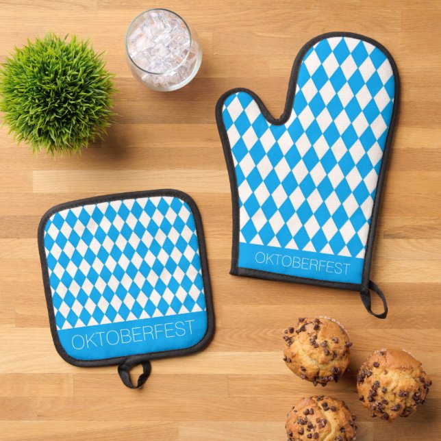 Blue and White Oktoberfest Oven Mitt & Pot Holder Set (Top Down)