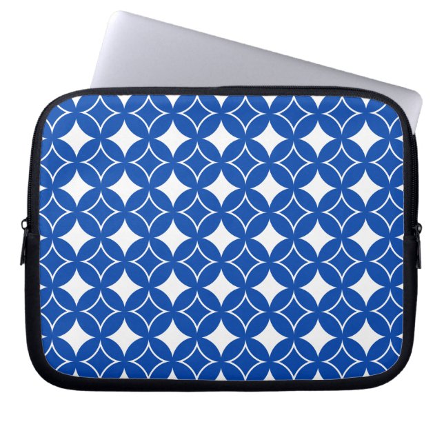 Blue and white shippo pattern laptop sleeve (Front)