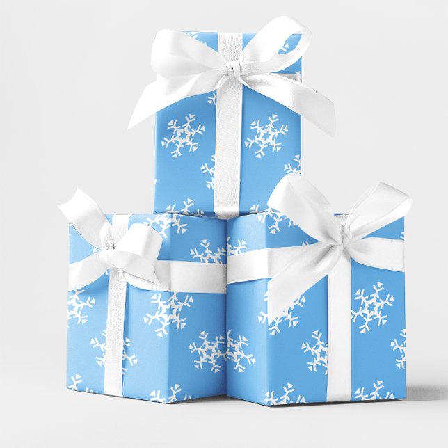 Blue and White Snowflakes Wrapping Paper (Blue and White Snowflakes Wrapping Paper)