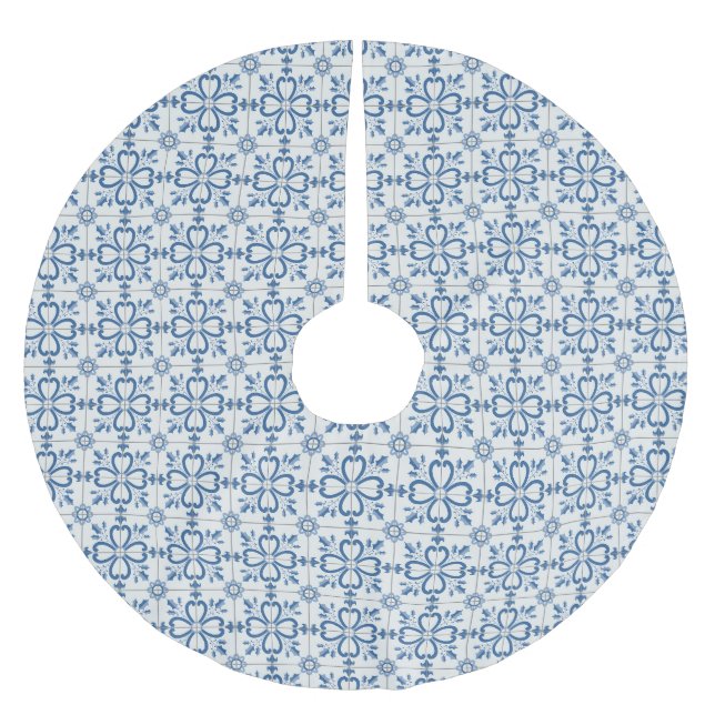 Blue and white tiles with holly leaves and fruits brushed polyester tree skirt (Front)