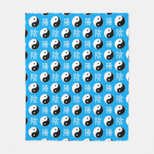 Blue Background Chinese Yinyang Pattern Fleece Blanket