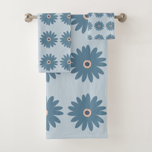 Blue Daisy Bath Towel Set (Insitu)