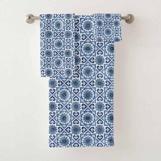 Blue Floral Moroccan Tile Pattern Bath Towel Set (Insitu)