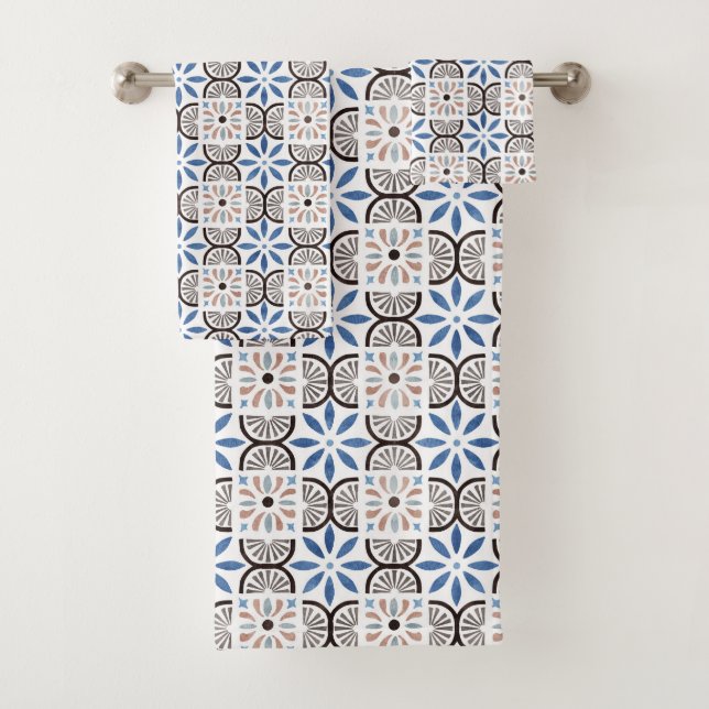 Blue Floral Moroccan Tile Pattern Bath Towel Set (Insitu)