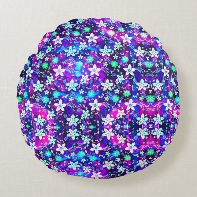 Blue Floral Pattern - Edelweiss Flower Geometric Round Cushion (Front)