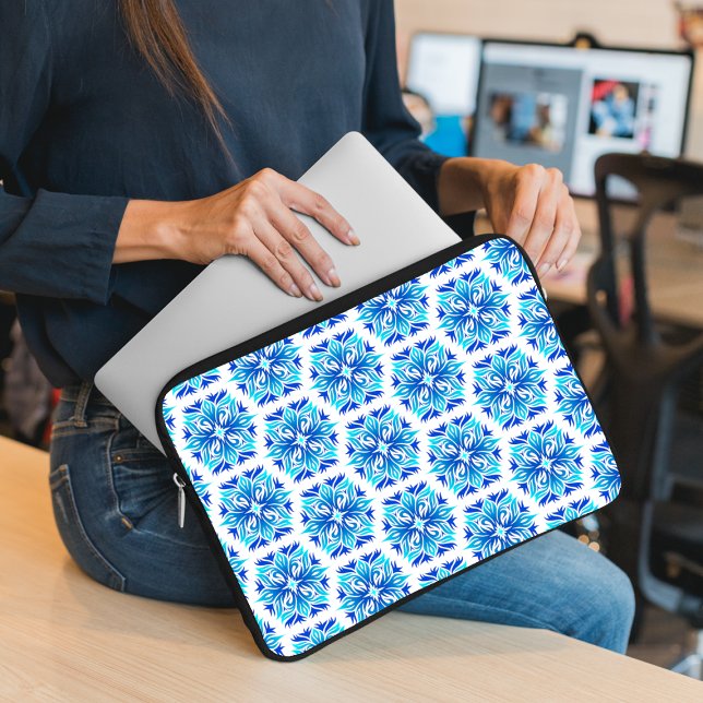 Blue Flowers, Pattern Of Flowers, Floral Pattern Laptop Sleeve (Creator Uploaded)