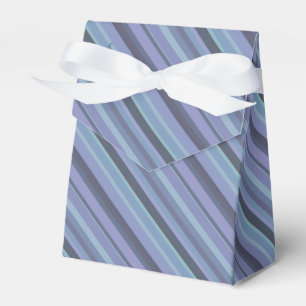 Blue-grey diagonal stripes favour box