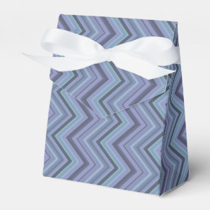 Blue-grey zigzag stripes favour box