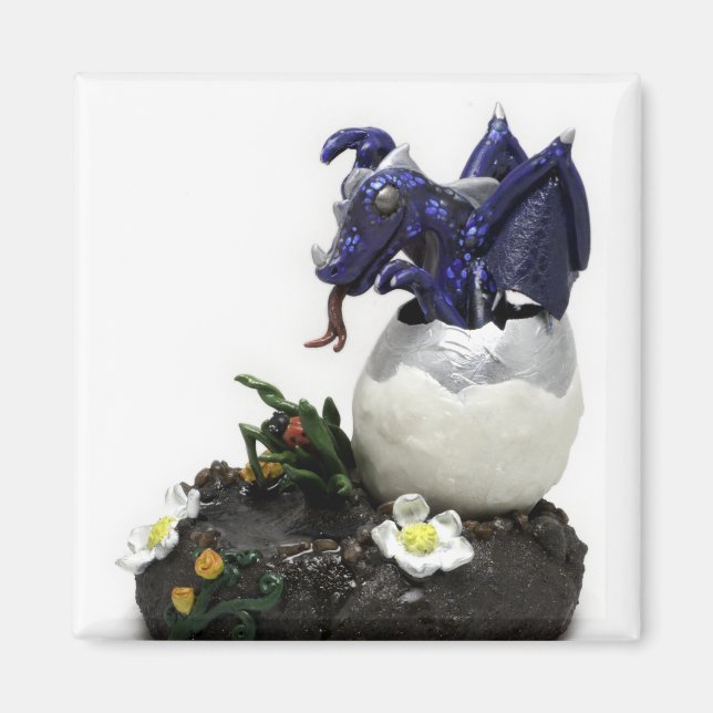 Blue hatching dragon magnet (Front)