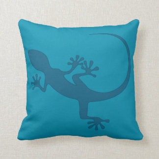 Blue lizard, geko - Faraglioni, Capri, Italy Cushion