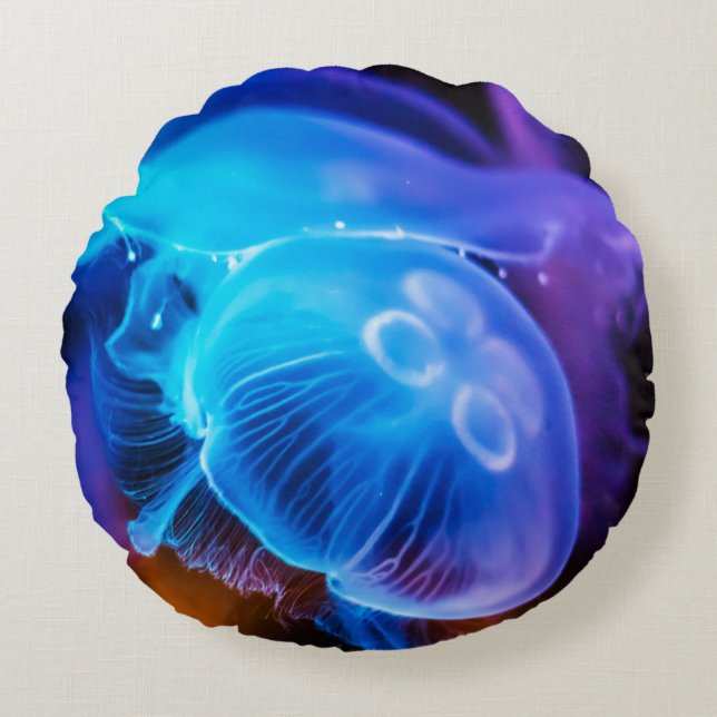 Blue ocean glowing jellyfish round pillow (Front)