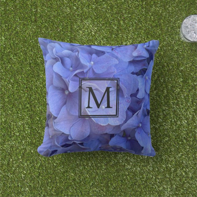 Blue periwinkle elegant floral hydrangeas  cushion (Grass)