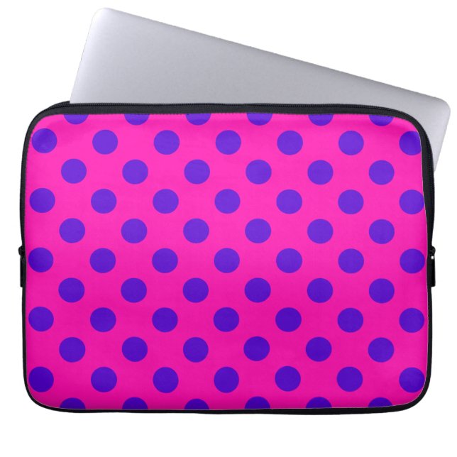 Blue polka dots on fuchsia laptop sleeve (Front)