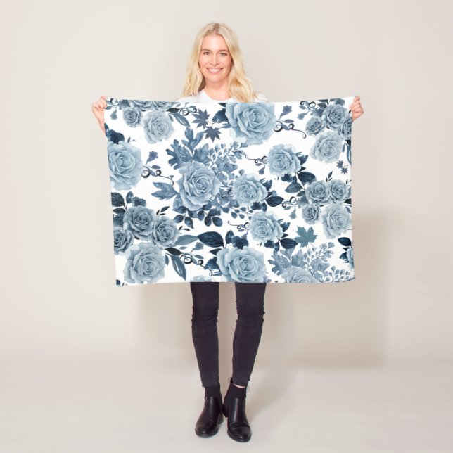 Blue rose fleece blanket (In Situ)