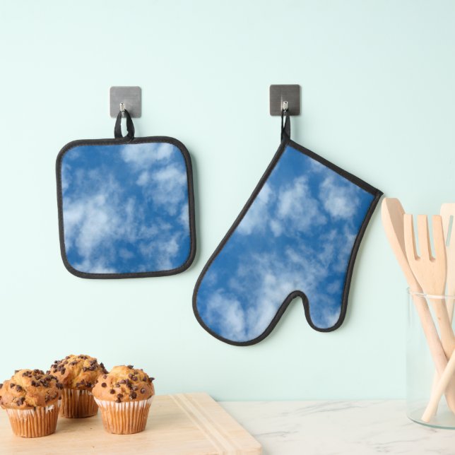 Blue Sky with Clouds Nature Photography Oven Mitt & Pot Holder Set (Insitu(Hanging))