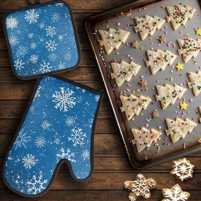 Blue Snowflakes Classic Winter White Snow Oven Mitt & Pot Holder Set (Creator Uploaded)