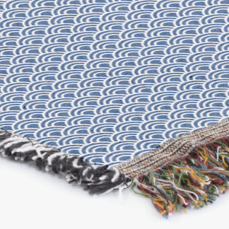 Blue wave pattern throw blanket