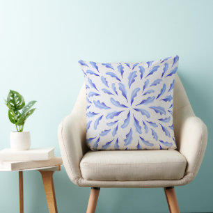 Blue & White Chinoiserie Pattern - Classic Design  Cushion