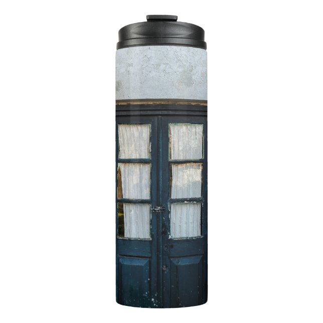 BLUE WOODEN DOOR PANEL IN WHITE BUILDING THERMAL TUMBLER (Front)