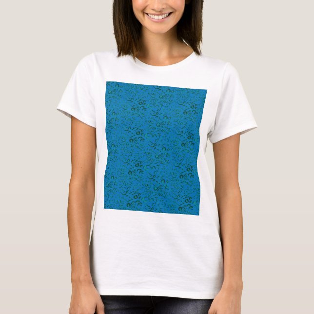 Blue wrapping paper featuring a geometric pattern  T-Shirt (Front)
