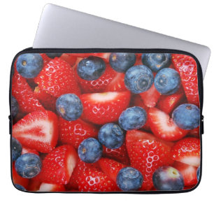 Blueberries and strawberries laptop sleeve