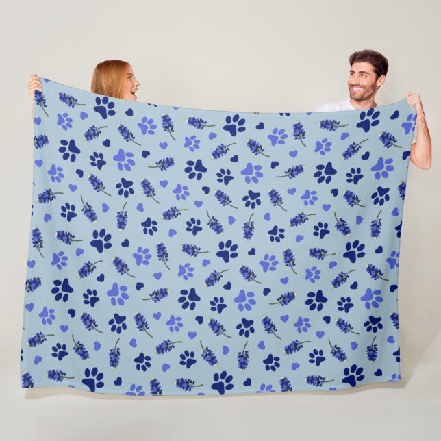 Bluebonnet Pet Lover Blanket – Texas Floral Throw (In Situ)