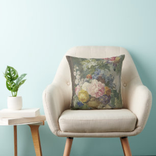 Blumenstrauß in einer Vase mit Vogelnest Cushion