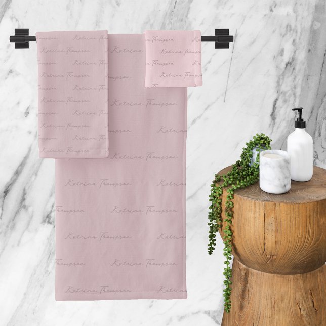 Blush Pink Modern Script Monogram Pattern Bath Towel Set (Blush Pink Modern Script Monogram Pattern Bath Towel Set)