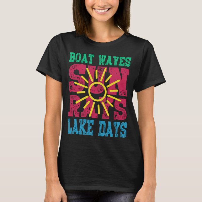 Boat Waves Sun Rays Lake Days Cute Retro 70s Summe T-Shirt (Front)