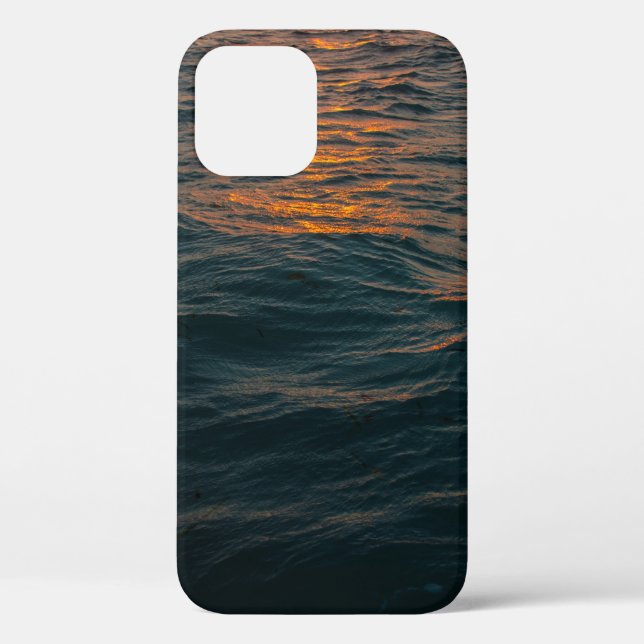 BODY OF WATER DURING SUNSET Case-Mate iPhone CASE (Back)