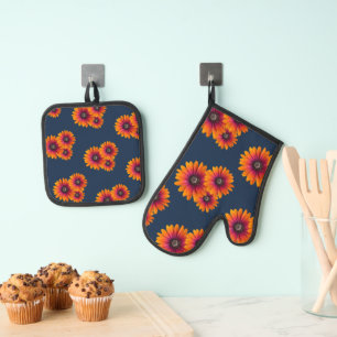 Boho Daisies Elegant Botanical Navy Blue  Oven Mitt & Pot Holder Set