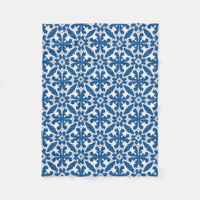 Boho Pattern in Blue – Elegant & Bold Fleece Blanket (Front)