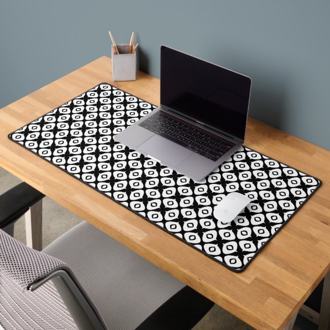 Bold Black and White Symmetrical Arabesque Pattern Desk Mat (Office 2)